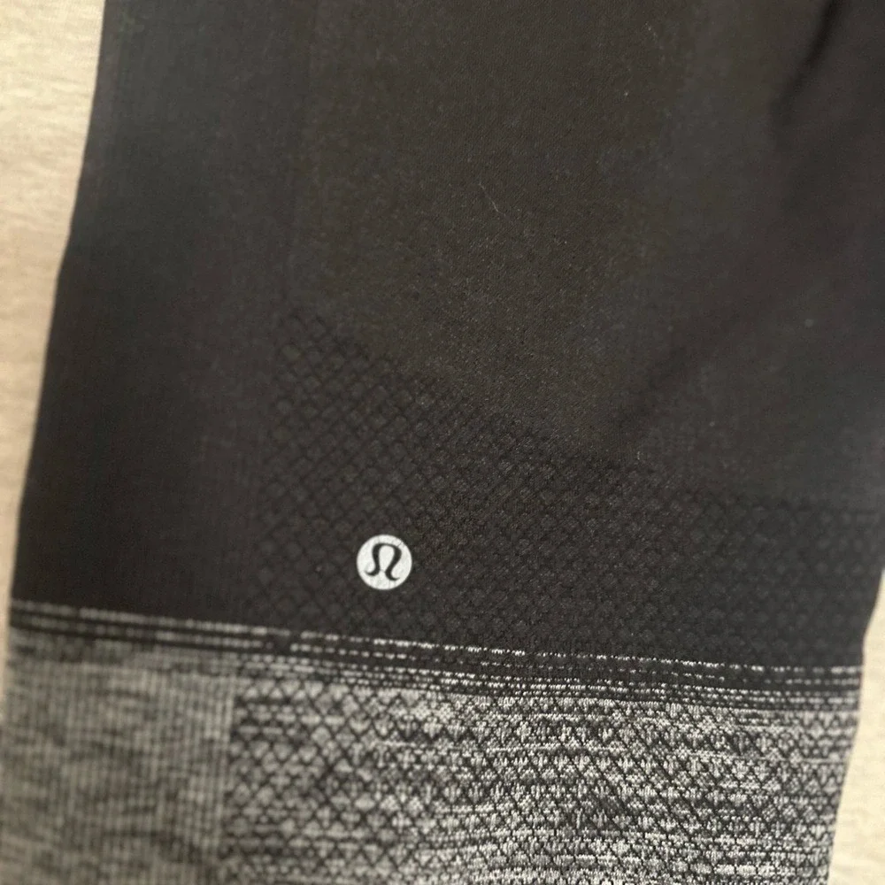 Lululemon Athletica Two-Tone‎ Black and Gray Leggings